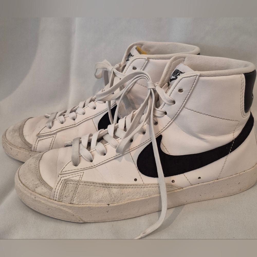 Nike Men's White and Black High-Top Sneakers
